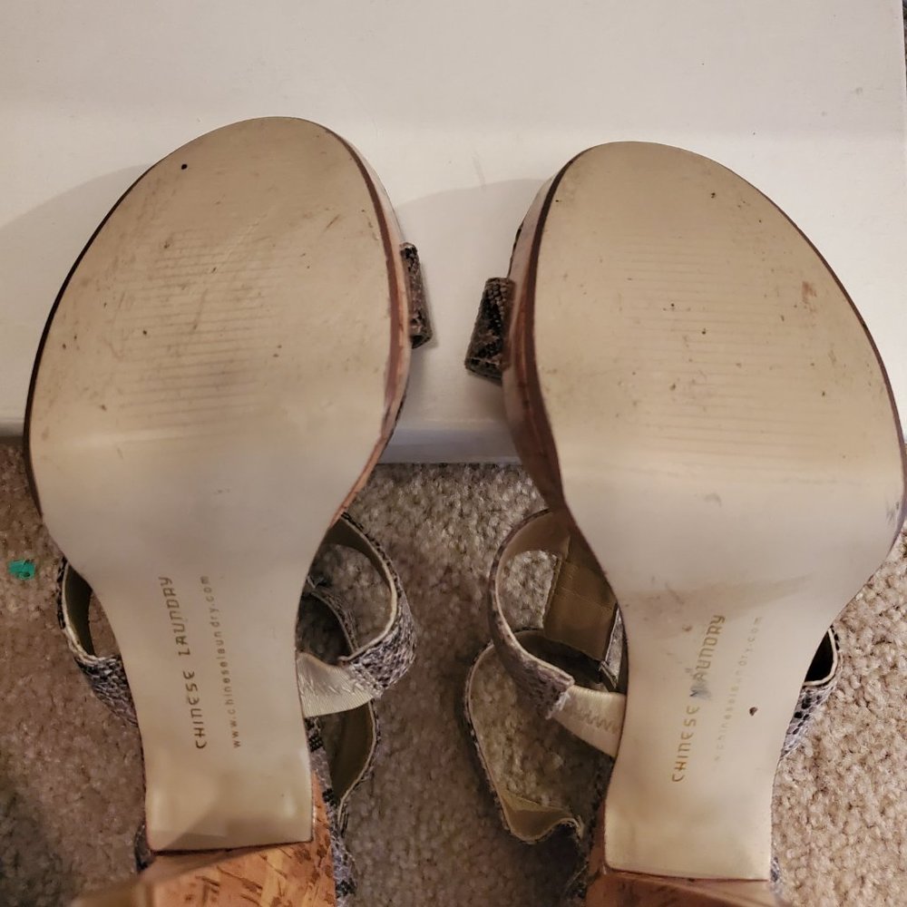 Snakeskin Pattern High Heels - image 4